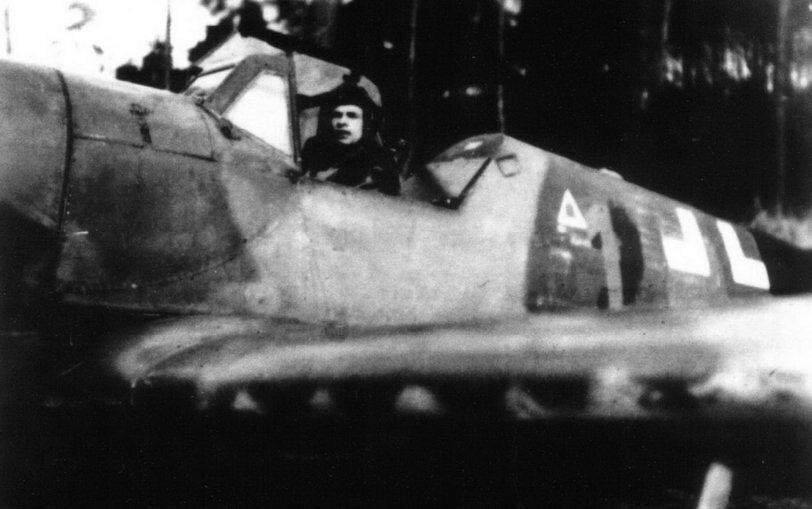 Messerschmitt-Bf-109K4-11.JG53-Yellow-1-Gunther-Landt-WNr-332660-Germany-Feb-1945-01.jpg.5bc6bddcd1a0edaacade6e44059dab44.jpg