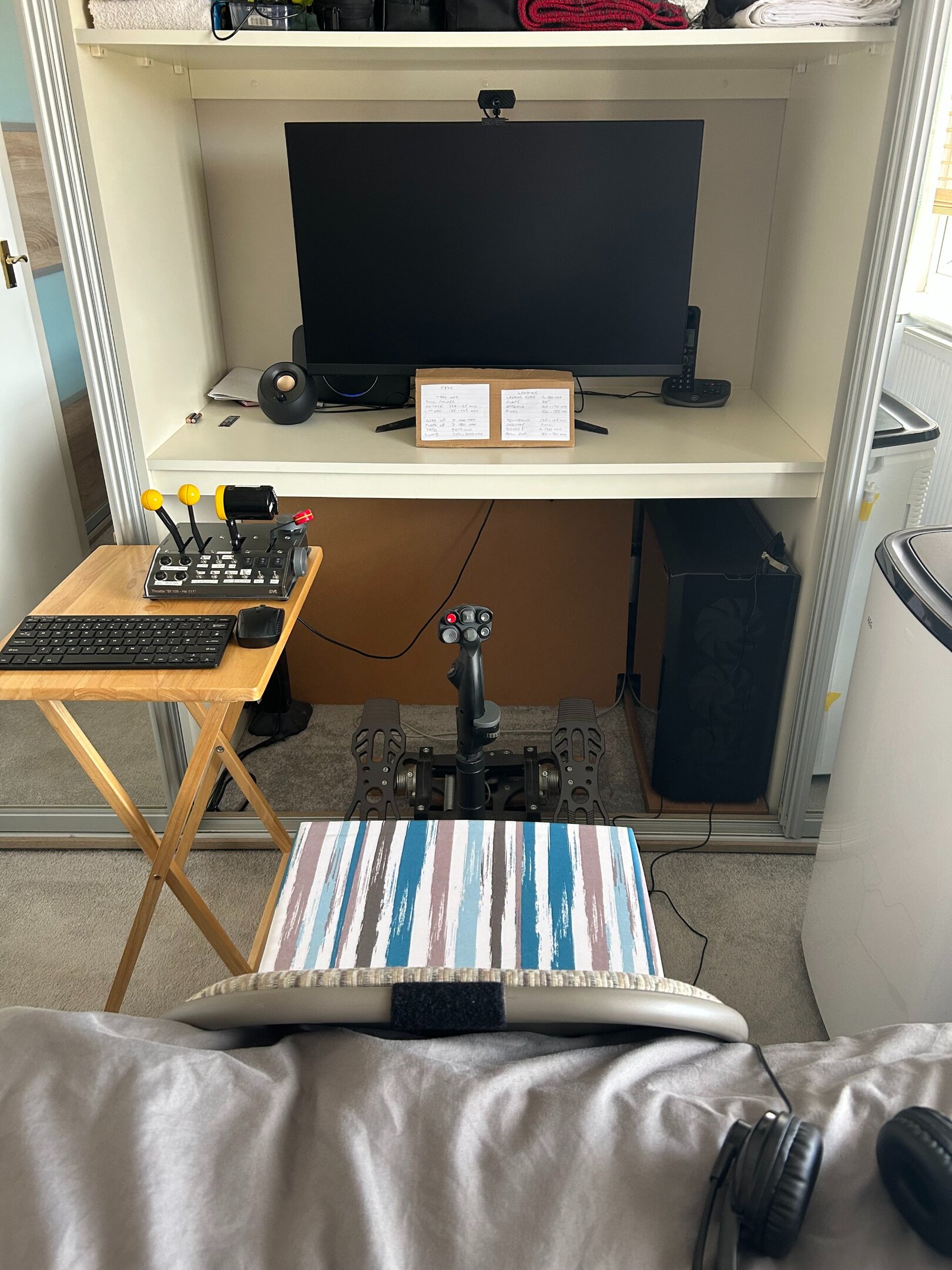 cockpit.jpeg.e99f74b8ea0d2b9bd0d1880b8fcd51e2.jpeg