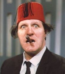 tommycooper_1.jpg.fcab05eee459510830e2a4523c626036.jpg
