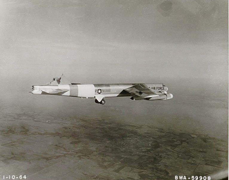 b52.jpg.95f88f43c33d9ede7f5ff3c0b5b3de28.jpg