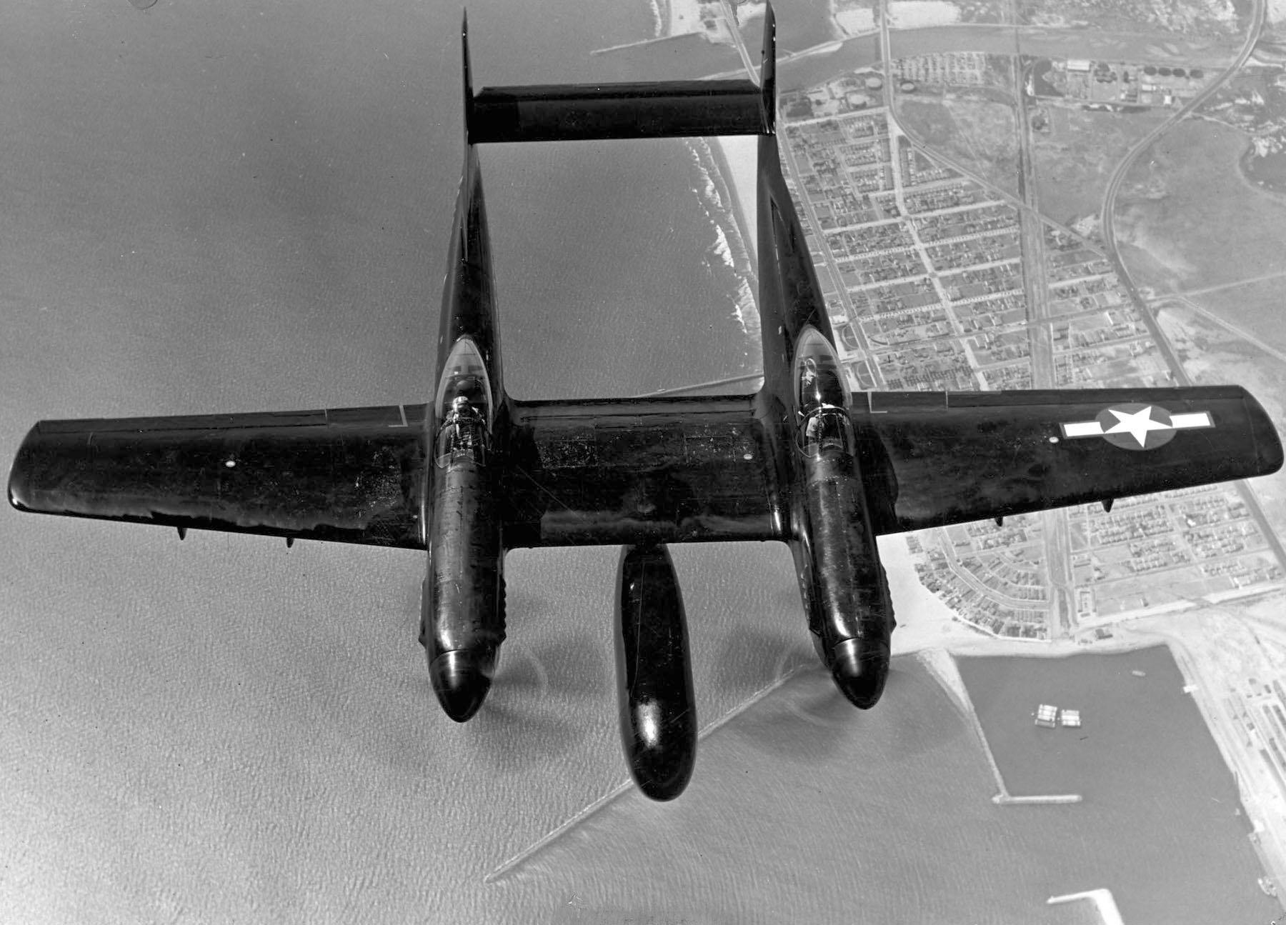 F-82C_Twin_Mustang_1.jpg.1c3fb8ffdd4e1aba1e70d1a5436e634d.jpg