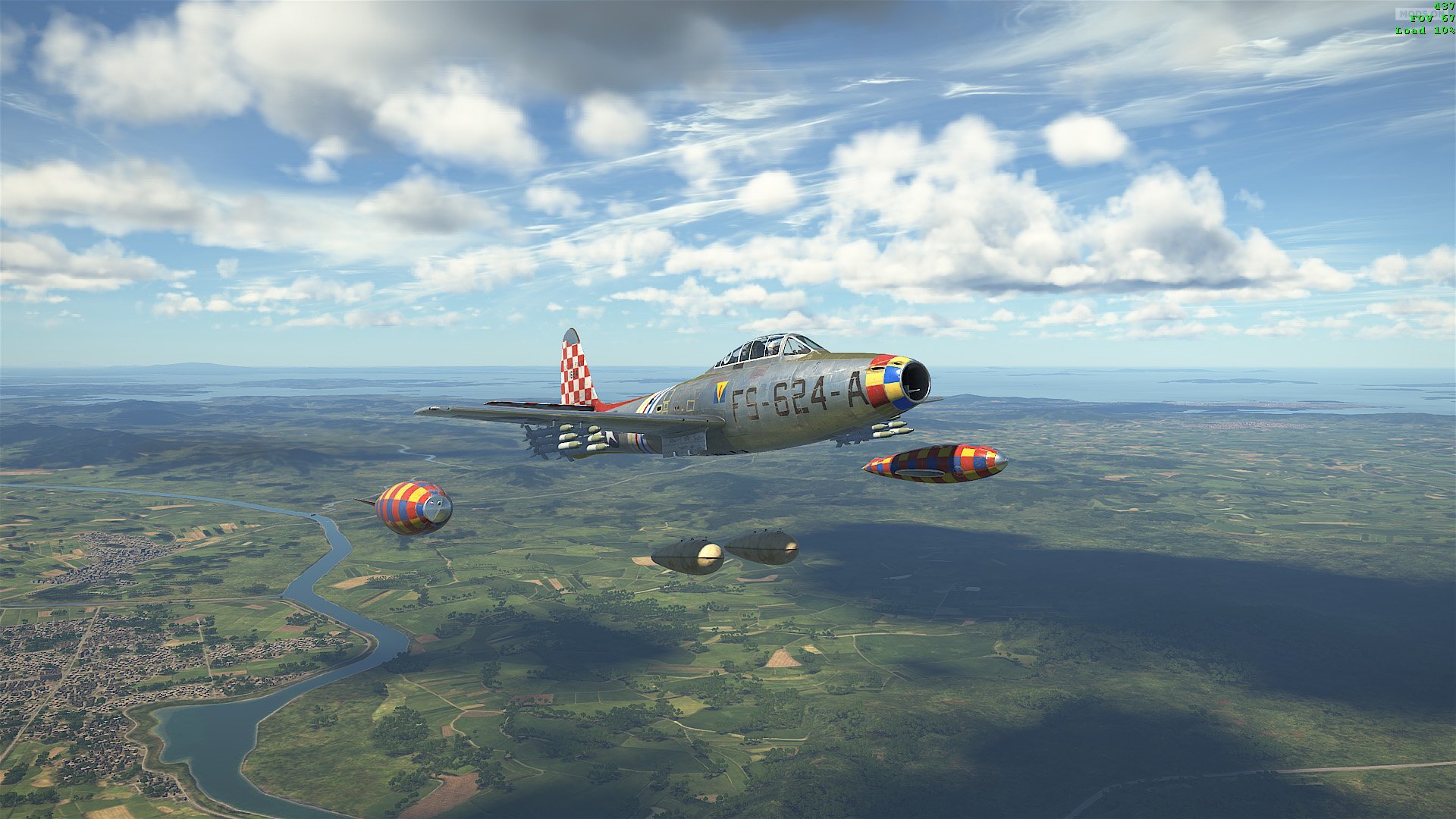 F-84Edroppingbombsandtanks.jpg.4604c3f79f57258f0f66223c0464dd66.jpg