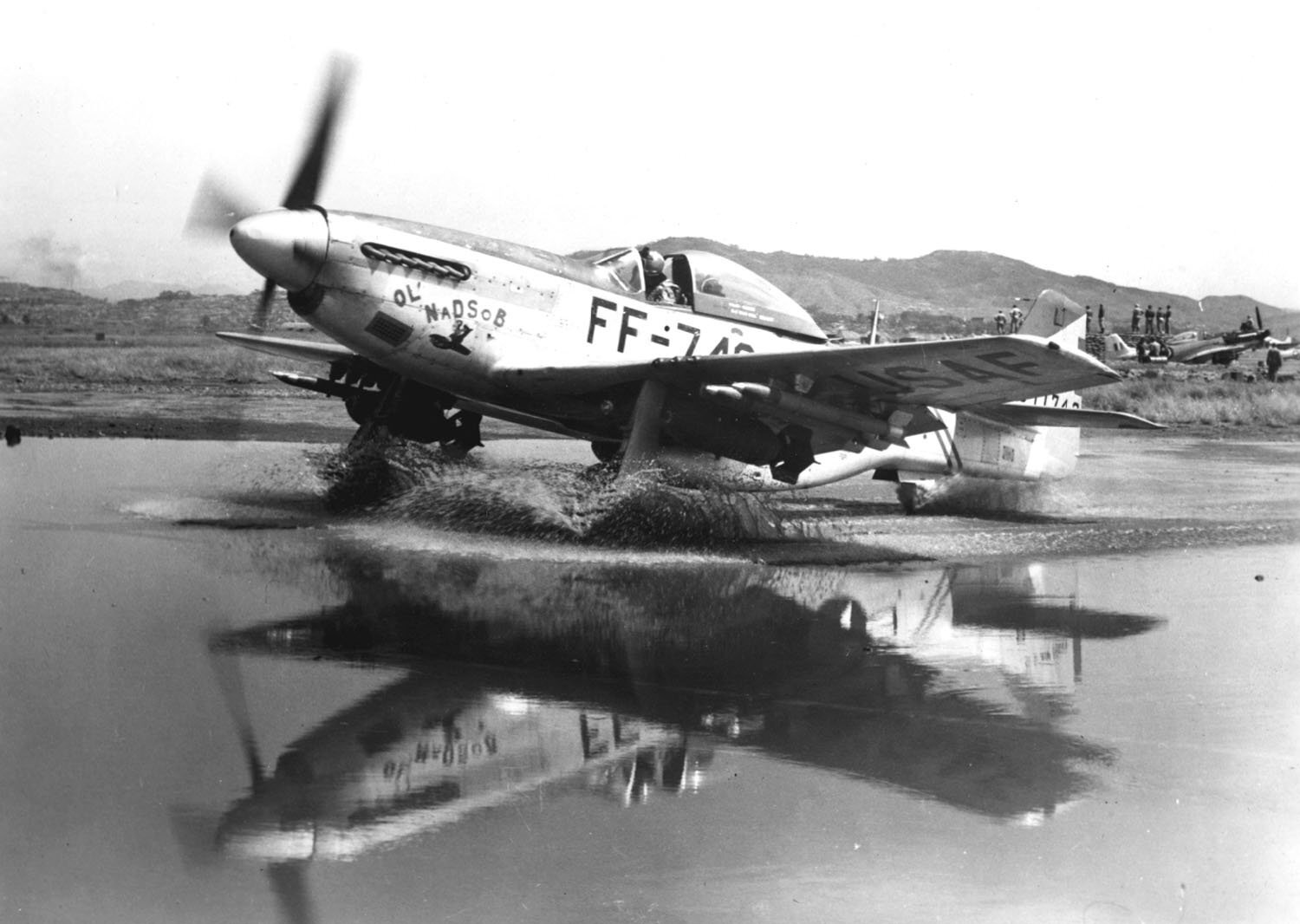 F-51_in_Puddle_Korean_War.jpg.8c4354c62918b19c65e86417cd8b73f7.jpg